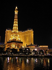 037 Paris depuis Bellagio de nuit